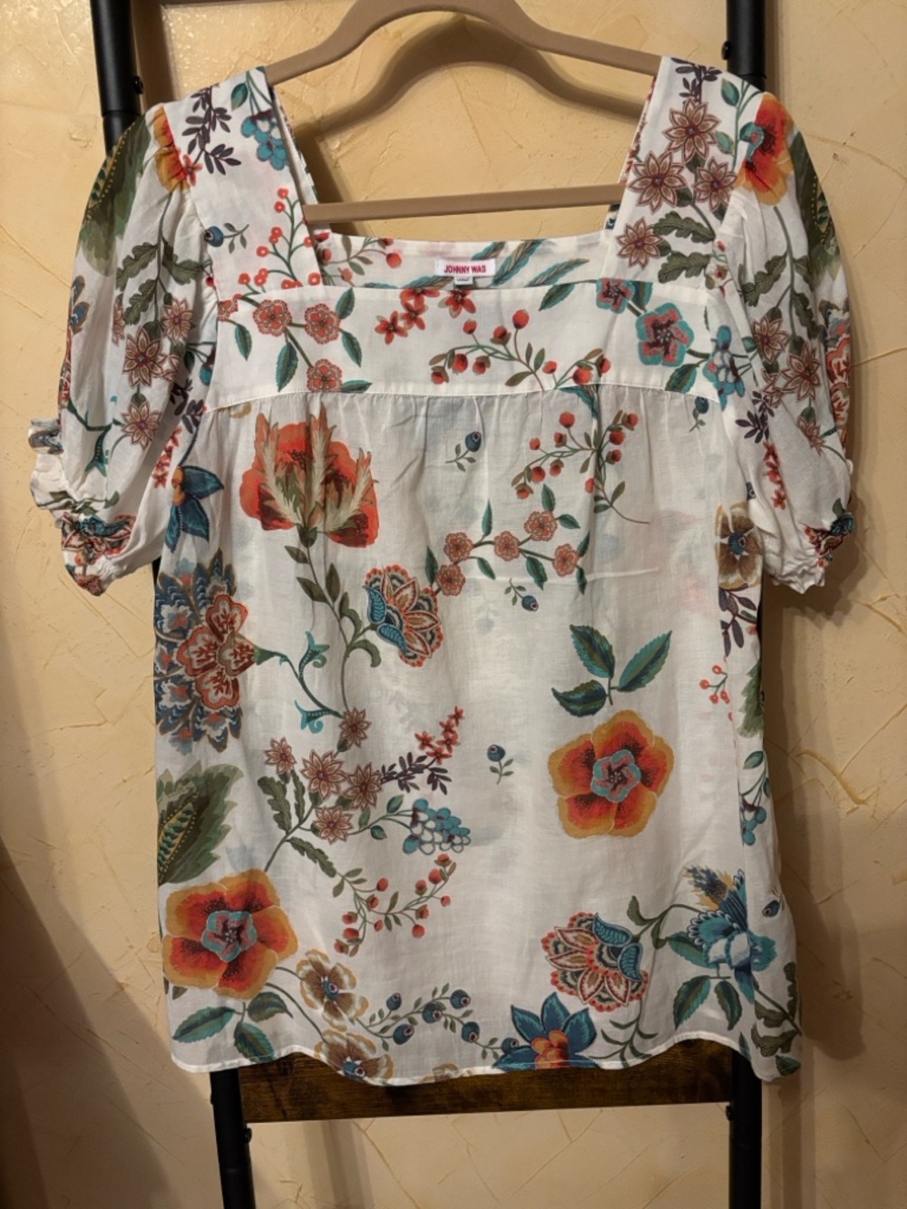 Johnny Was Size S White Floral Square-Neck Puff Sleeve Top